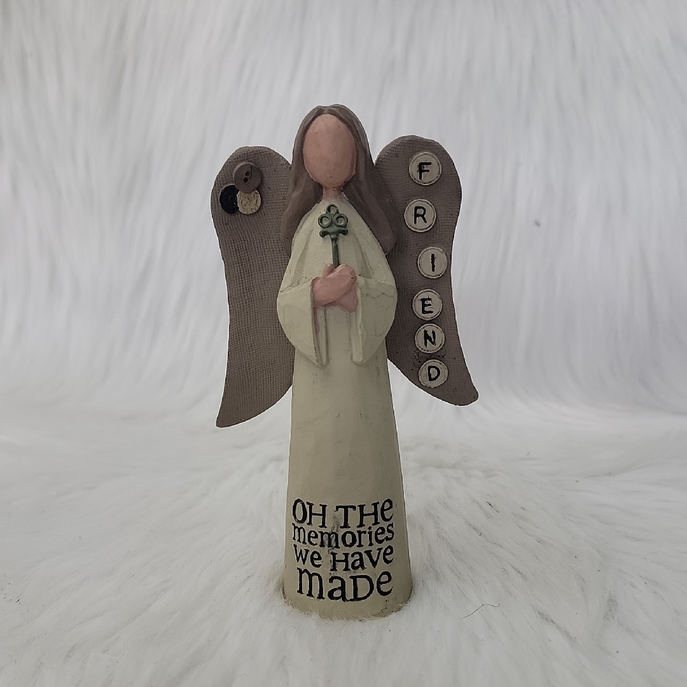 B. LLOYD Oh the Memories We Have Made Friendship Cherish Carved Decor Angel 2014